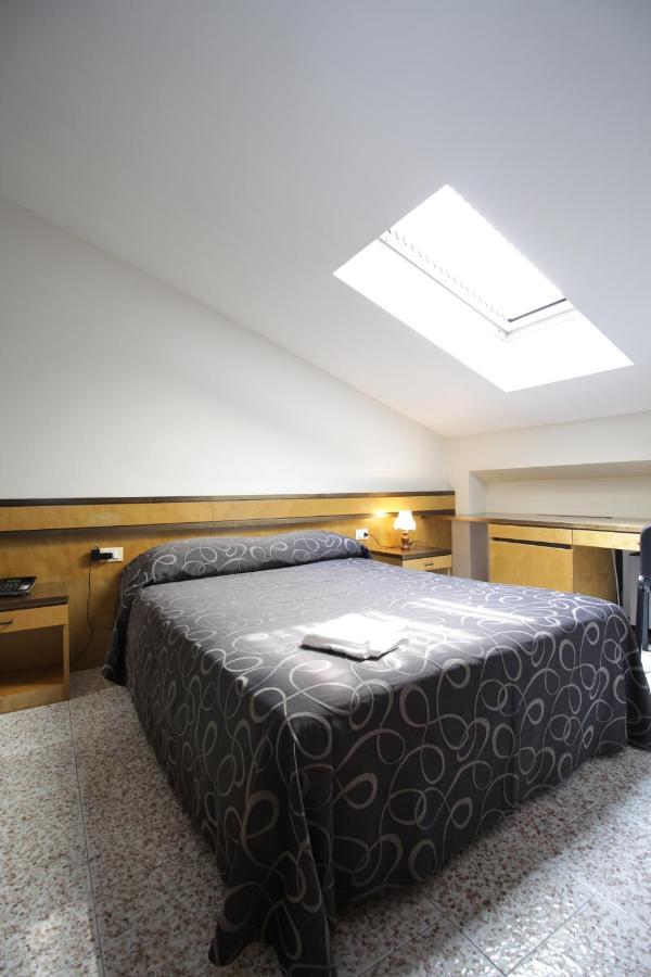 Hotel Croce Di Malta 诺瓦拉 外观 照片