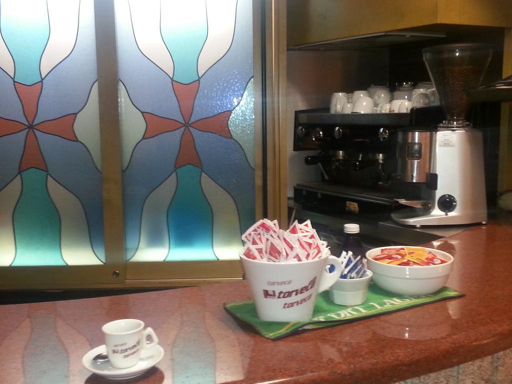 Hotel Croce Di Malta 诺瓦拉 外观 照片